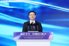 撑数据泛正在、模子泛正在、算力泛正在